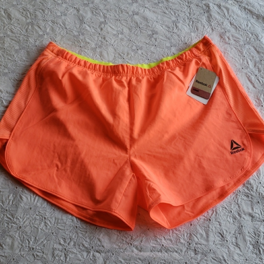 Reebok speed wick running neon short L